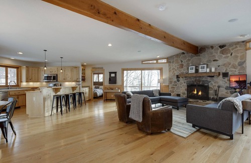 Nisswa Cabin | Newly Remodeled 7 Bedroom Retreat on West Gull Lake