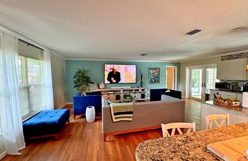 The Meadows House | Newly remodeled and furnished 2/2 den, pool, w/Golf, Tennis, Pickleball