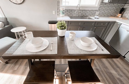 Oakdale House | Newly remodeled Cozy Home Centrally located