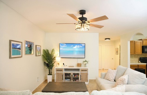 George Town Condo | Newly Remodeled Hillside Unit at the Hideaways