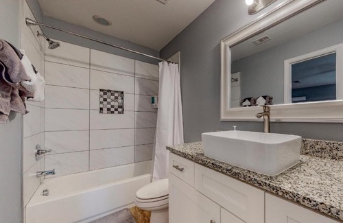Dallas House | Newly remodeled home 15 mins from downtown & bishop arts