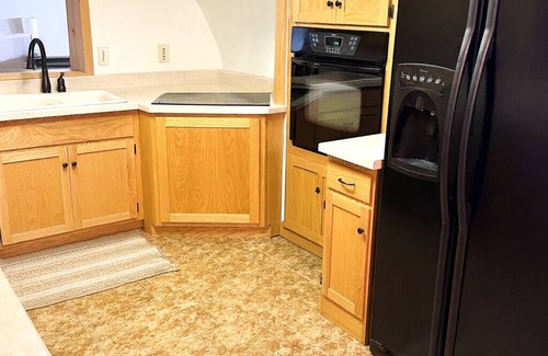 Nashua House | NEWLY REMODELED HOME ON CEDAR LAKE WITH 8-PERSON HOT TUB & PRIVATE BEACH AREA