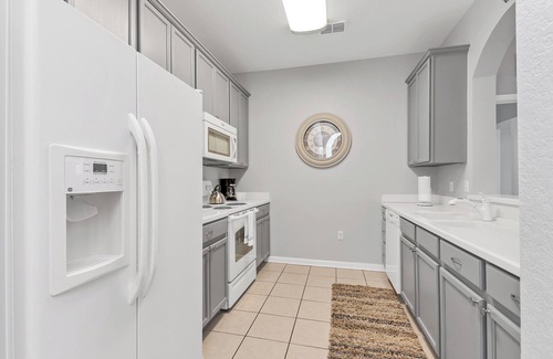 Florida Central Atlantic Coast Condo | Newly Remodeled Lakeview Penthouse, Near Conv. Ctr