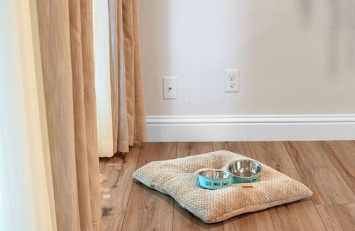 Pinole Condo | Newly remodeled light filled condo