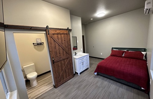 Mattoon Hotel | Newly Remodeled! Mattoon Room: B4 - Queen