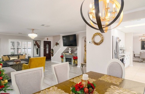 San Antonio House | ★Newly Remodeled Modern 4BR ★ Near Medical Center