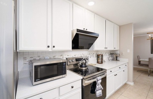 San Antonio House | ★Newly Remodeled Modern 4BR ★ Near Medical Center