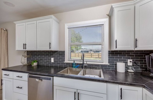 Moline House | Newly Remodeled Moline Ranch Home, Super Clean, 3BR, Great Location