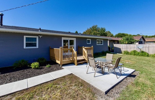 Moline House | Newly Remodeled Moline Ranch Home, Super Clean, 3BR, Great Location