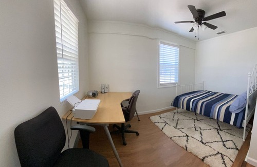 Mission House | Newly Remodeled Spacious Contemporary Home Sweet Home