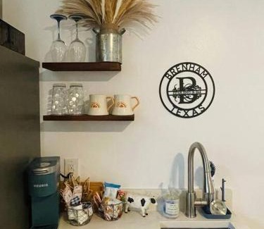 Brenham House | Newly remodeled studio near downtown Brenham