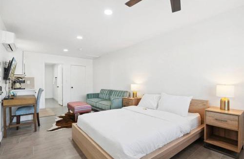 Cox Heights Apartment | Newly Remodeled Studio Minutes from Old Town