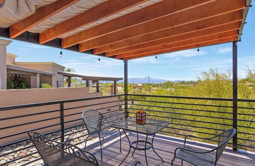 Oracle Foothills Estates Apartment | Newly remodeled suite! Large private deck w/mountain and sweeping sunset views