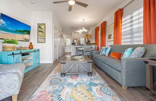 Marathon House | ★Newly remodeled tropical townhome★ Private plunge pool close to fun activities