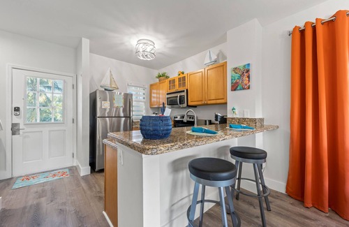 Marathon House | ★Newly remodeled tropical townhome★ Private plunge pool close to fun activities
