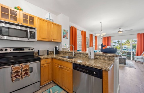 Marathon House | ★Newly remodeled tropical townhome★ Private plunge pool close to fun activities