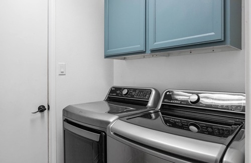 Fredericksburg House | Newly remodeled home w/a backyard oasis, beautiful hot tub blocks from downtown