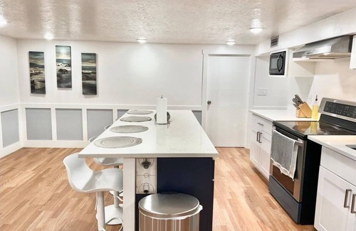Taylorsville Apartment | Newly remodeled in Taylorsville the heart of SLC