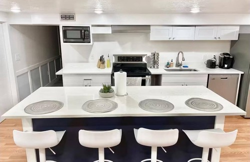 Taylorsville Apartment | Newly remodeled in Taylorsville the heart of SLC