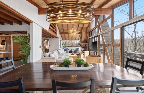 Innsbrook Ski Chalet | Newly Remodeled - Whitetail Lakeside Retreat