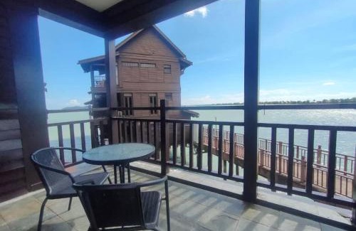 Kuala Teriang Apartment | Newly Renovated Studio w Seaview Balcony