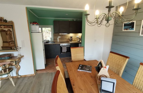 Hoheleye Apartment | Newly renovated vacation home with fully equipped kitchen and fireplace
