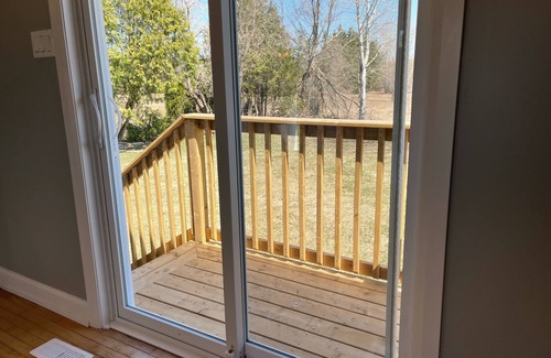 Bourget Apartment | Newly renovated and fully equipped for your stay- Pets welcome!