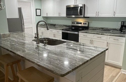 Long Beach Condo | NEWLY RENOVATED IN 2021 2 BEDROOM BEACHFRONT CONDO