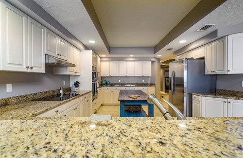 Redington Shores Condo | NEWLY RENOVATED BEACHFRONT CONDO w/PHENOMENAL VIEW OF GULF OF MEXICO!