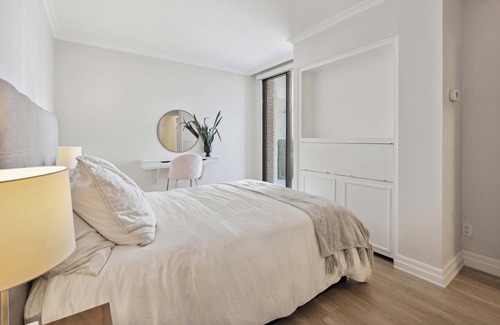 Central Waterfront Condo | NEWLY RENOVATED 1200 SQ FT 2 BEDROOM CONDO ON TORONTO'S DOWNTOWN WATERFRONT!!!