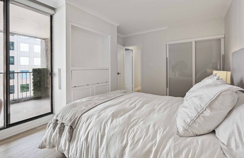 Central Waterfront Condo | NEWLY RENOVATED 1200 SQ FT 2 BEDROOM CONDO ON TORONTO'S DOWNTOWN WATERFRONT!!!