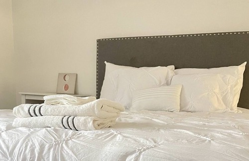 Morrell Park House | Newly renovated 1B/1Ba, super close to downtown Baltimore!