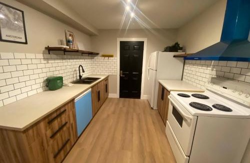 Southwest Edmonton House | Newly Renovated 1br1ba With Asian Style Tea Room