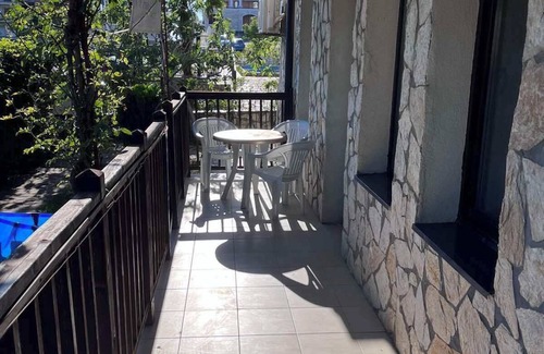 Sveti Vlas Apartment | Newly renovated 2-bedroom, 2-bathroom ground-floor apartment in Sveti Vlas.