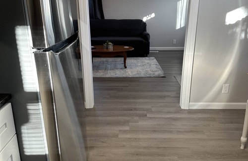 Lincoln House | Newly Renovated 2 Bed 2 Bath Home