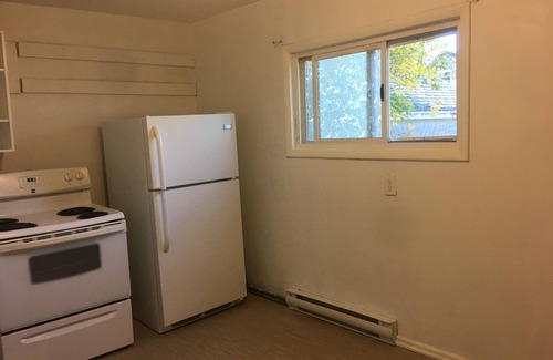 Winnipeg House | Newly renovated 2-bedroom house with WiFi in Winnipeg heart