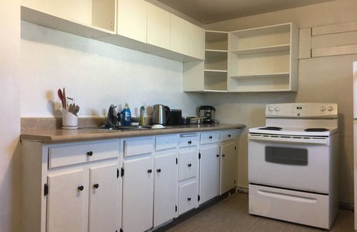 Winnipeg House | Newly renovated 2-bedroom house with WiFi in Winnipeg heart