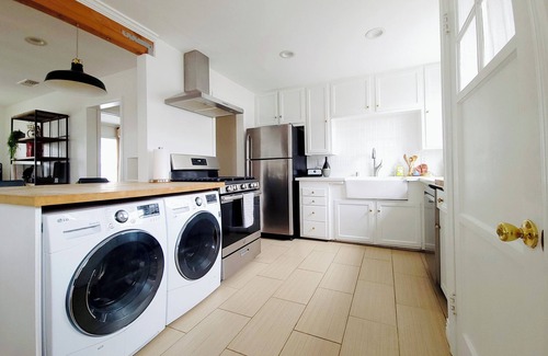 Harbor Gateway South House | Newly renovated 2 bedroom/1bath with a study and charming outside patio