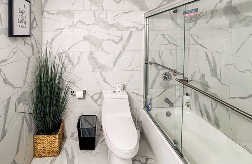 South Boston House | Newly Renovated 2 Bedroom in Southie!