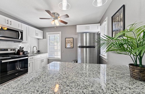 St. Petersburg - Clearwater House | Newly renovated 2/1 in the heart of St.pete