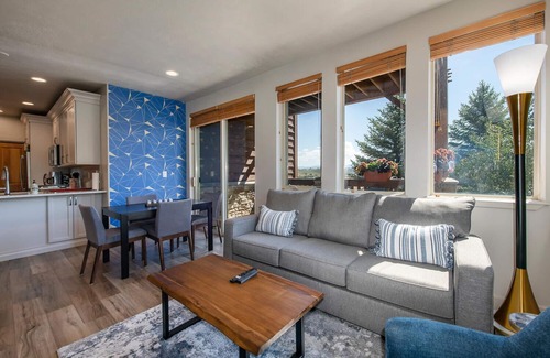 Kimball Junction Condo | Newly renovated 2BD/2BA w/patio - near skiing & shopping - sleeps 6