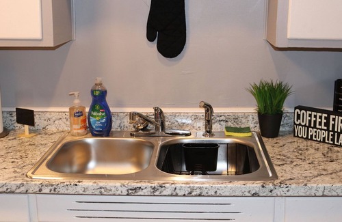 Flint Apartment | Newly Renovated 2br Downtown Flint