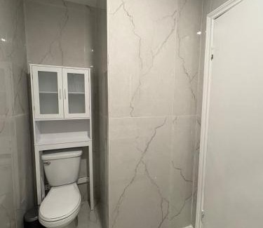 Cote-Des-Neiges—Notre-Dame-De-Grace Apartment | Newly Renovated 3BR 2BA Spacious and Modern