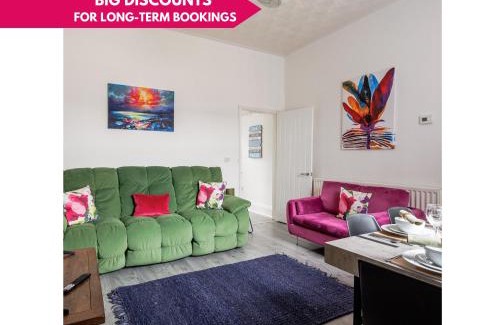 Sunderland House | Newly Renovated 3br House Near Hospital & Uni