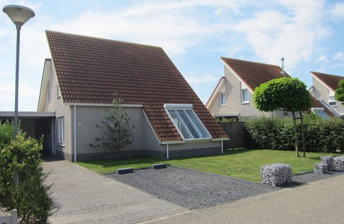 Scharendijke House | Newly renovated 5 * holiday home in the holiday park Zeeland Village Scharendijke - sauna