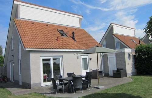 Scharendijke House | Newly renovated 5 * holiday home in the holiday park Zeeland Village Scharendijke - sauna
