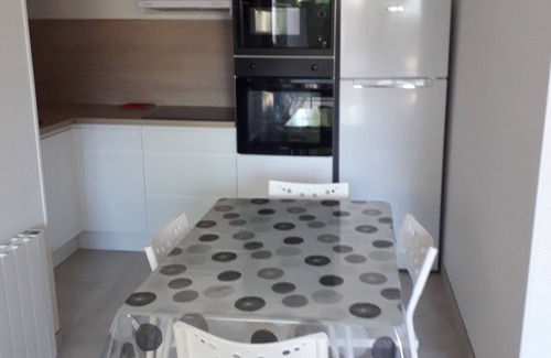 Royan Apartment | Newly renovated apartment/studio, garden level, quiet location, walking distance to beach and shops