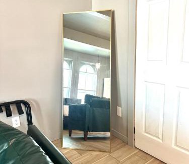 Detroit Apartment | Newly renovated apartment in the heart of Detroit!