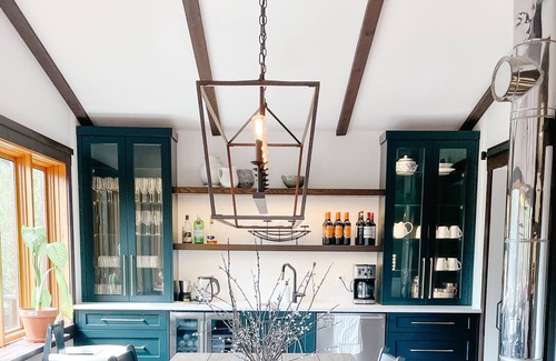 Grey Highlands House | Newly Renovated Bavarian Style Chalet
