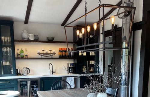 Grey Highlands House | Newly Renovated Bavarian Style Chalet